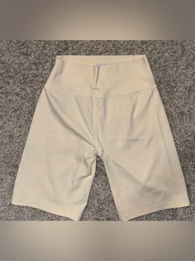 Davis Active Cream Biker Shorts - Size M/L